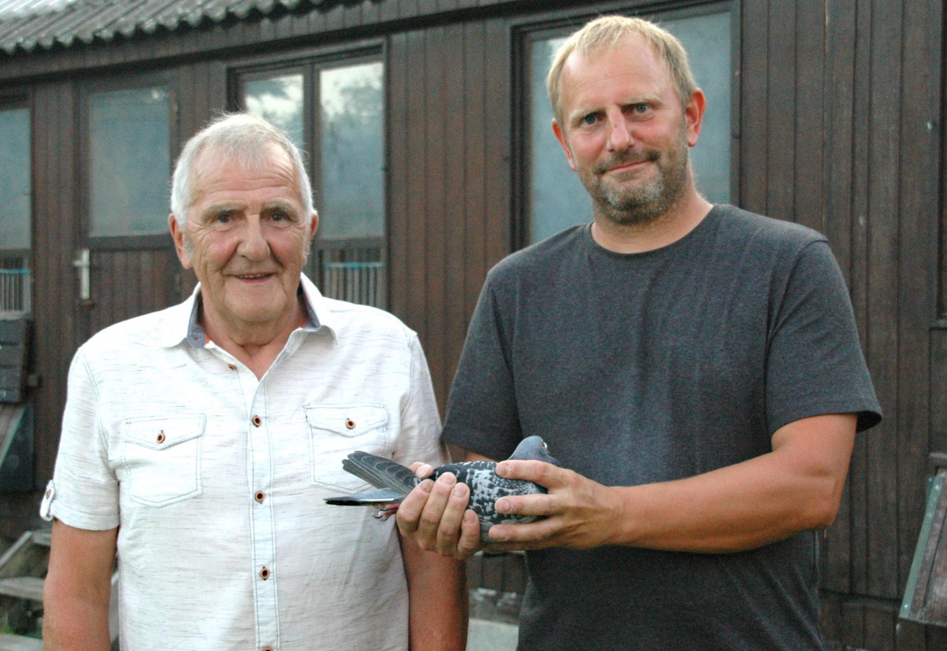 1602398267 guy en michel regnier